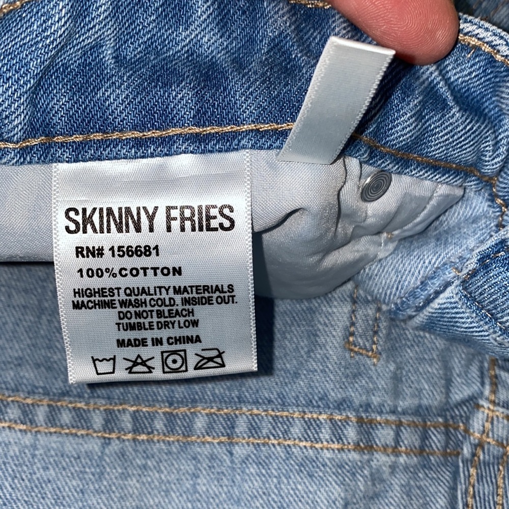 Highrise Skinny Fries Straight Fit Jeans NWT - Picture 8 of 8